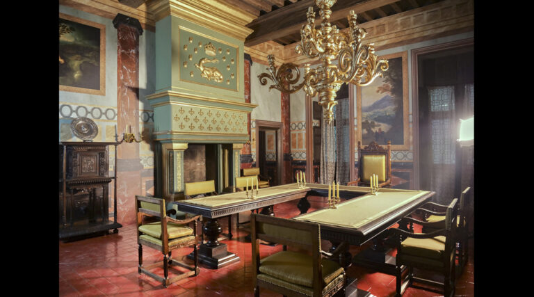 Council Rm S2 04 SML